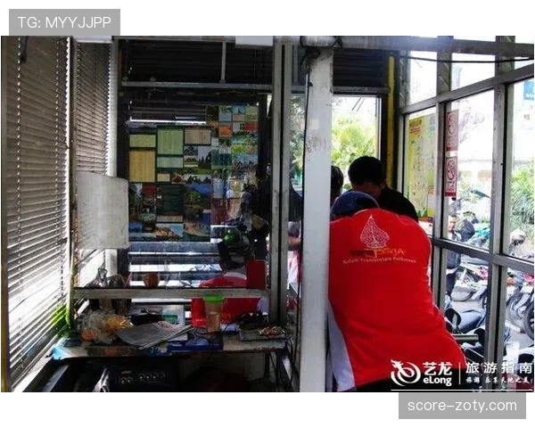 覃海洋训练完直接去奢侈品店刷卡，柜姐以为他是陪练的